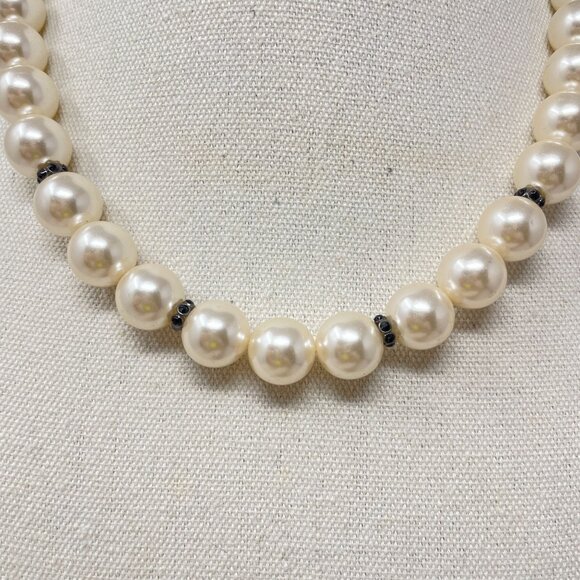 Roman RMN Vintage Faux Pearl Necklace Classic Old Money Elegant Ballet Signed - Picture 2 of 8